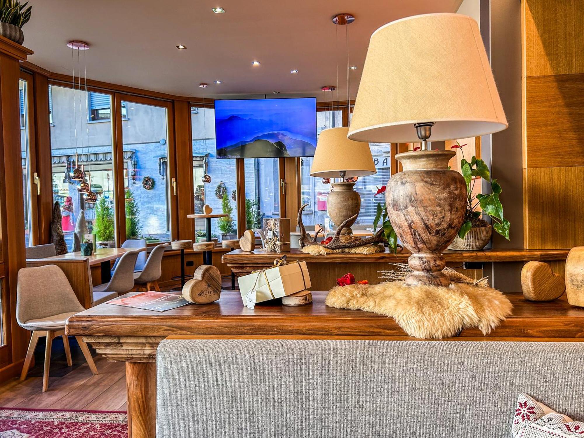 Hotel Moderno Restaurant 세리나 외부 사진